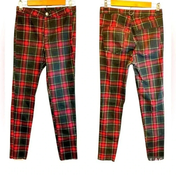 Divided red plaid pants ๐ - Picture 2 of 5